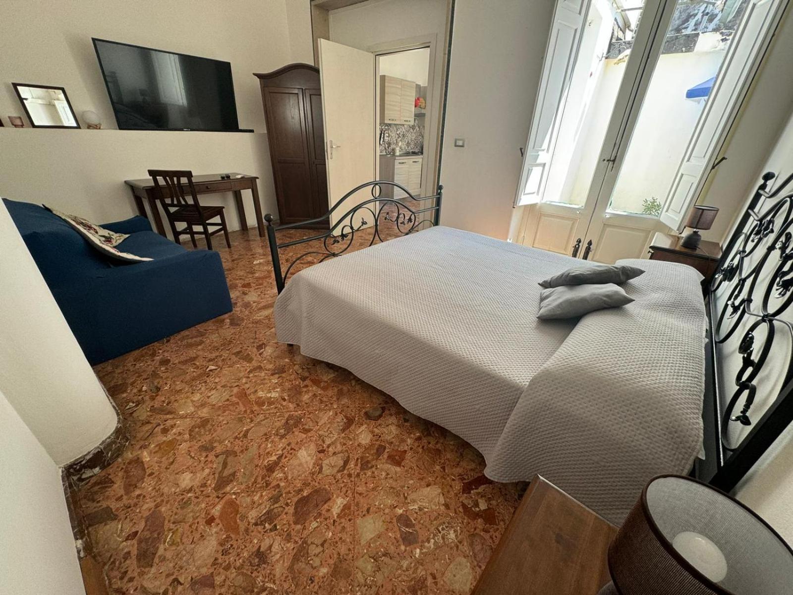 Arco Del Vescovo 2 Apartment Acireale Luaran gambar